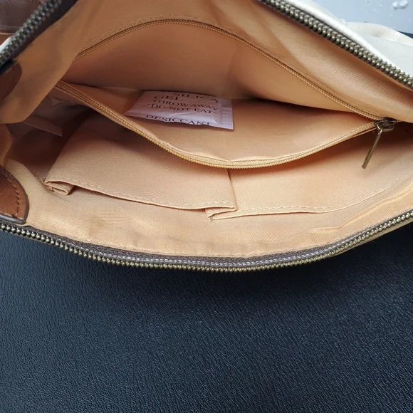 New Time and Tru Dayana Essential Crossbody Bag with Adjustable Strap Beige Tan - Picture 10 of 10